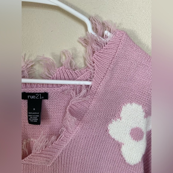 Pink sweater - Picture 2 of 4